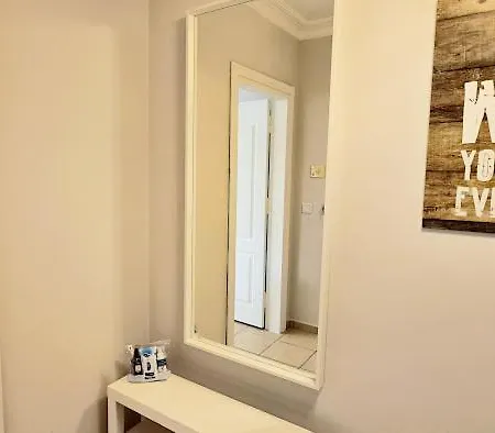 Side Hill 1 Apartman Side